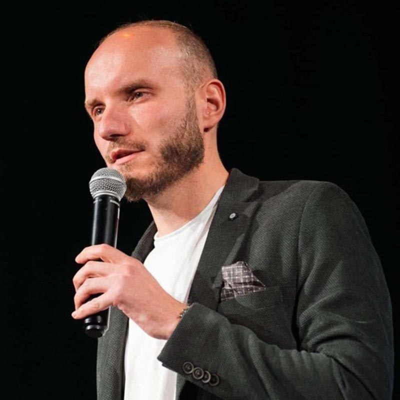 anton christov 800